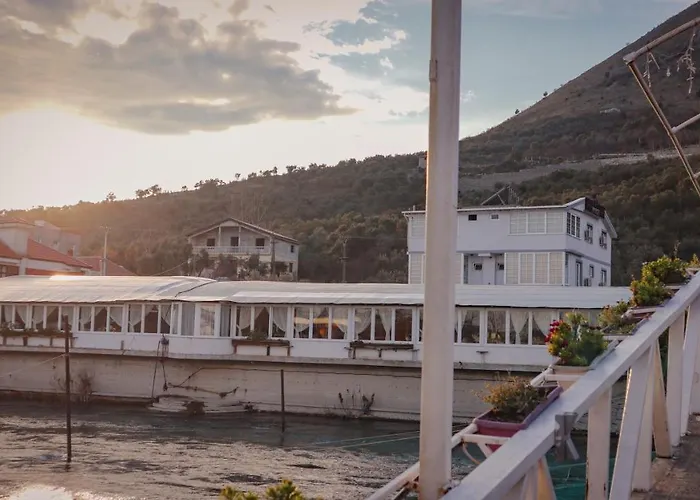 Fantazia 4* Bahçallëk