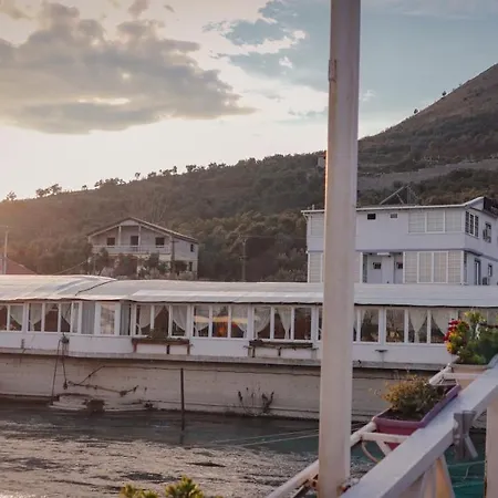 Fantazia 4* Bahçallëk