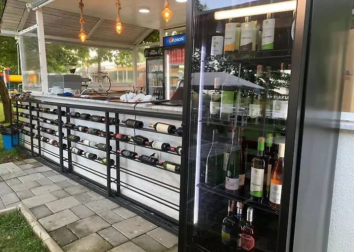 Fantazia 酒店 Bahçallëk